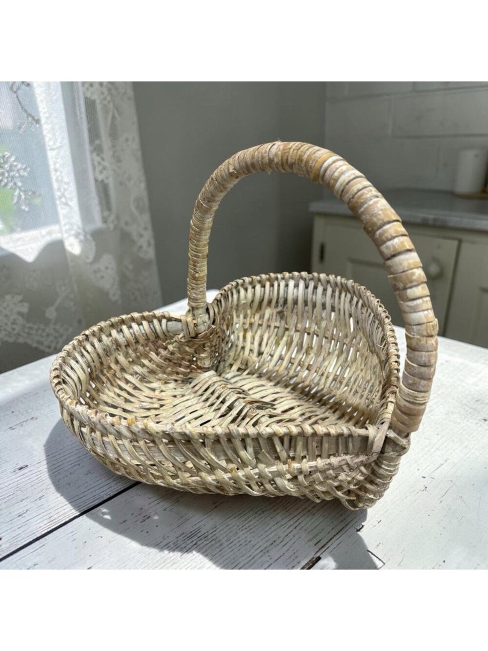 Vintage Chippy White Wicker Woven Heart Basket Decor Shabby Chic Accent